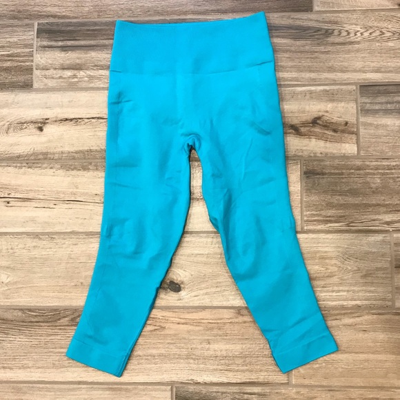 lululemon athletica Pants - Lululemon Zone In Crop, Sz 8